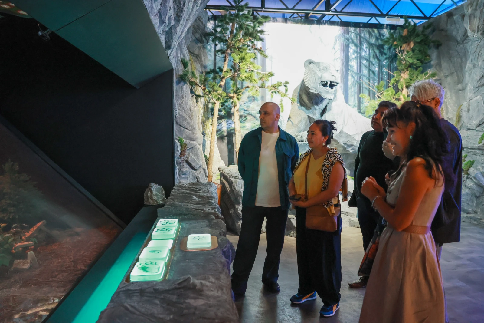 A guided tour for international participants of the events marking the closing of the architectural exposition 