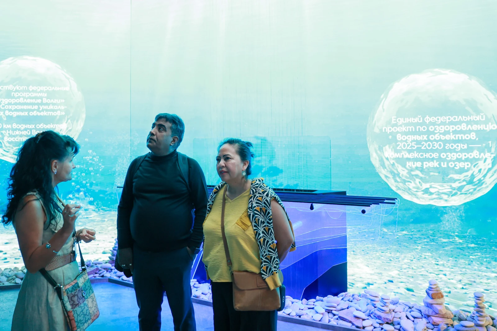 A guided tour for international participants of the events marking the closing of the architectural exposition 