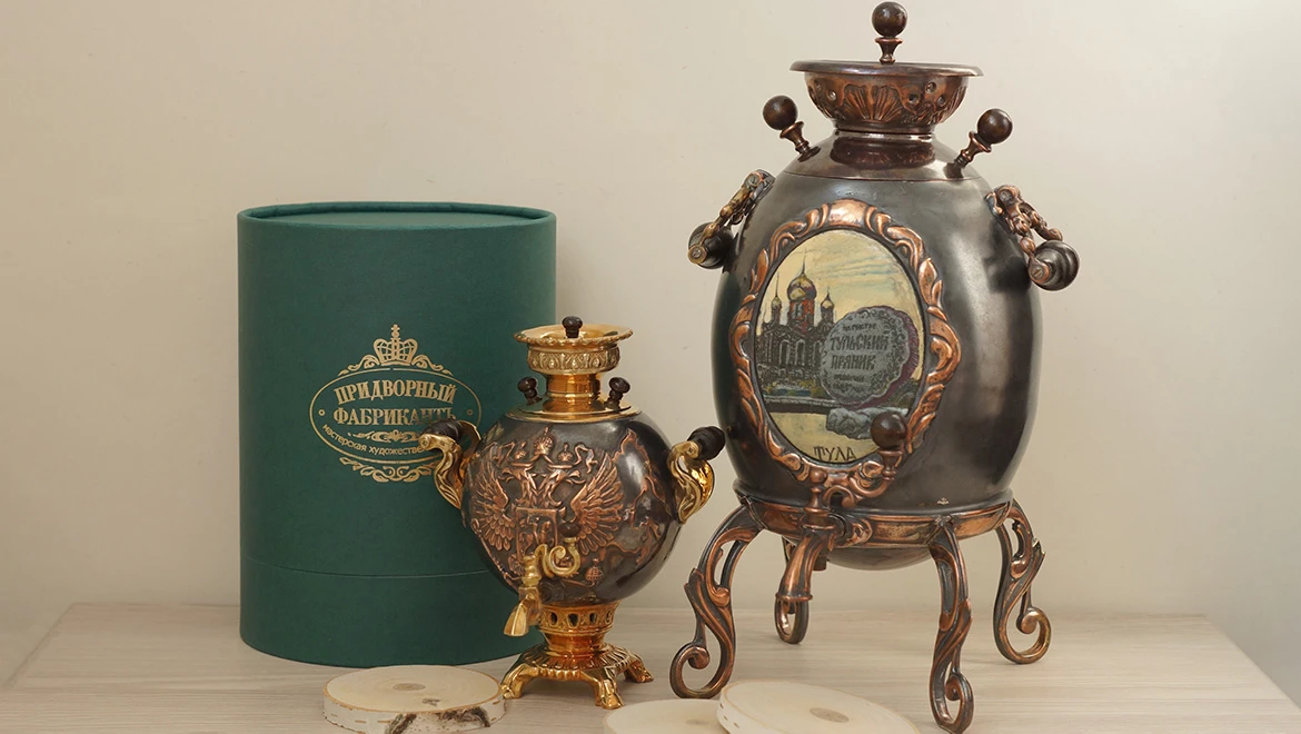 Gift fit for a queen: famous Tula samovars at the RUSSIA EXPO Department Store